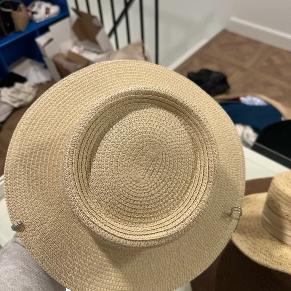Straw Hat with Chain - Picture 2 of 5